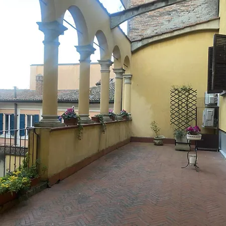 Luxury Apartment, Downtown Imola, Italy Διαμέρισμα Ίμολα