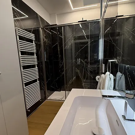 Luxury Apartment, Downtown Imola, Italy Ίμολα